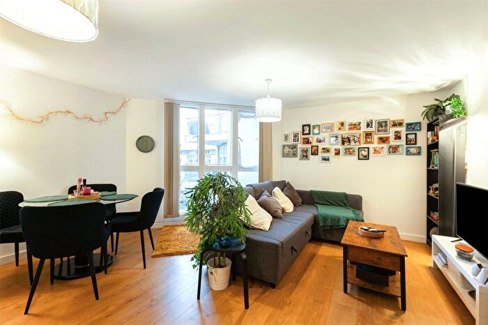 2 Bedroom Flat To Rent In Water Gardens Square, Canada Water, London, SE16