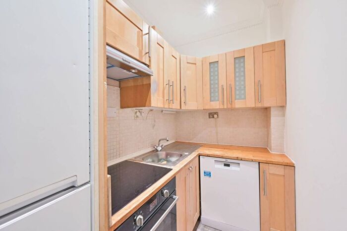 2 Bedroom Flat To Rent In Sunningfields Road, Hendon, London, NW4