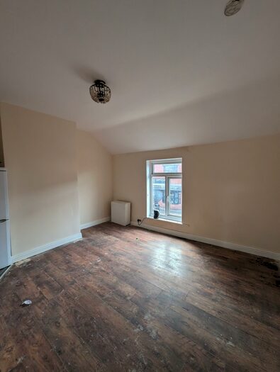 1 Bedroom Flat To Rent In High Street, Lye, Stourbridge, DY9