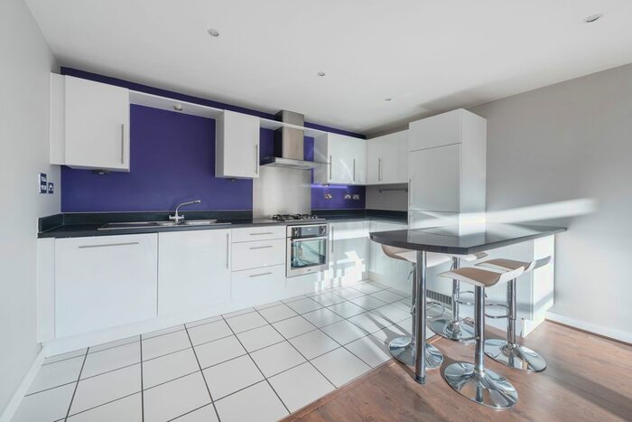 2 Bedroom Flat To Rent In Stormont House, Scott Avenue, East Putney, SW15