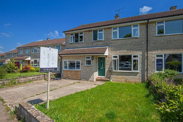 4 Bedroom Semi-Detached House For Sale In Pembroke Green, Lea, SN16