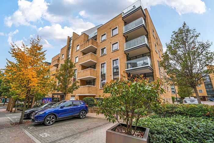 2 Bedroom Flat To Rent In Frazer Nash Close, Isleworth, TW7