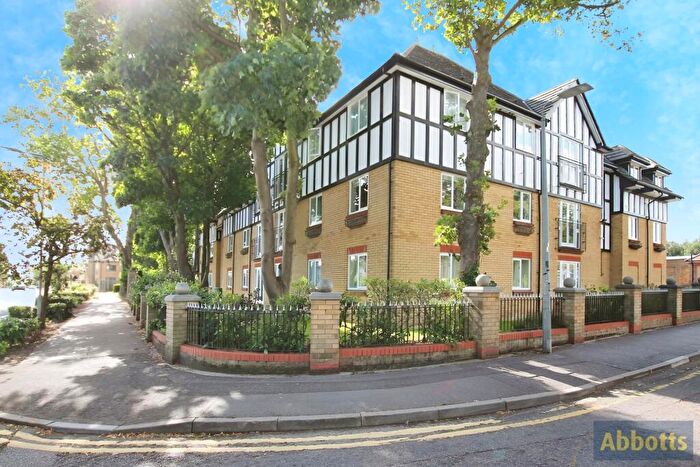 2 Bedroom Flat To Rent In Lady Hamilton Court, Thorpe Bay, SS1