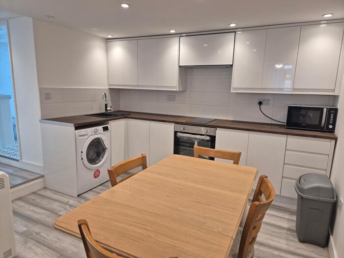 1 Bedroom Apartment To Rent In Halifax, HX1