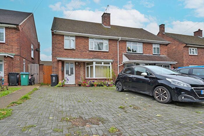 3 Bedroom Semi-Detached House For Sale In Chesham Way, Watford, WD18