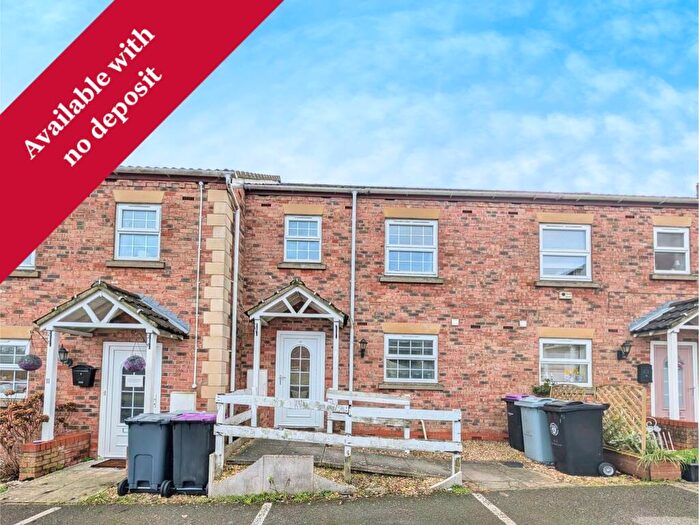 3 Bedroom Town House To Rent In Blue Horse Court, Great Ponton, NG33