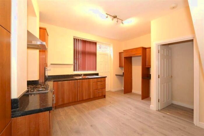 6 Bedroom Terraced House To Rent In Ashton Road, Denton, Lancs, M34