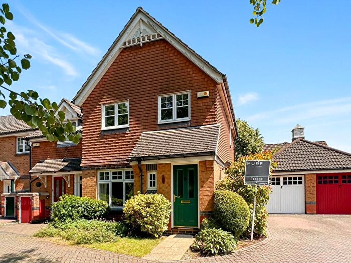 3 Bedroom End Of Terrace House To Rent In Quob Farm Close, West End, SO30