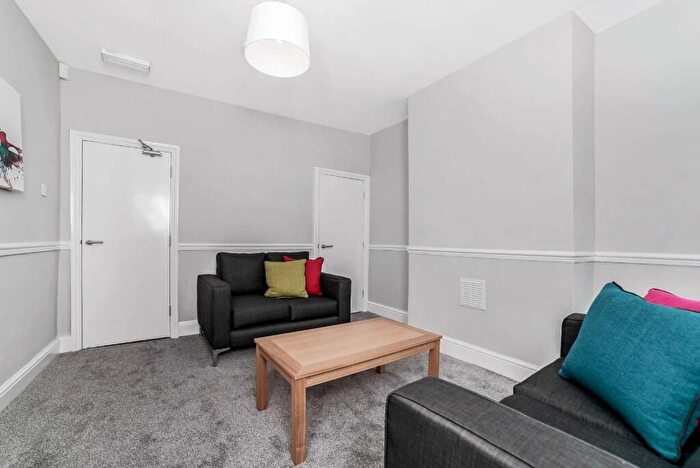 4 Bedroom Terraced House To Rent In Windsor Street, Nottingham, NG9