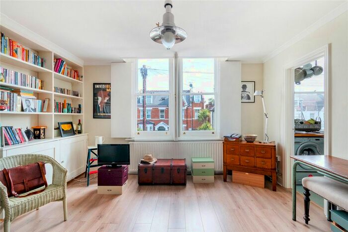 1 Bedroom Flat To Rent In Longley Road, London, SW17