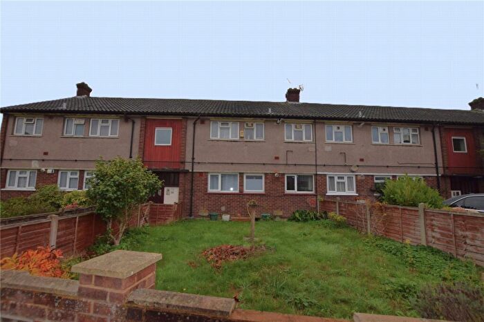 2 Bedroom Apartment For Sale In Kingston Hill Avenue, Romford, RM6