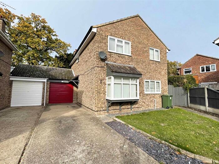 4 Bedroom Detached House For Sale In Garden Field, Hatfield Peverel, Chelmsford, CM3