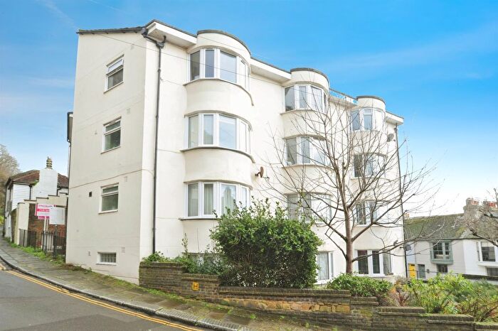 1 Bedroom Flat For Sale In Croft Road, Hastings, TN34