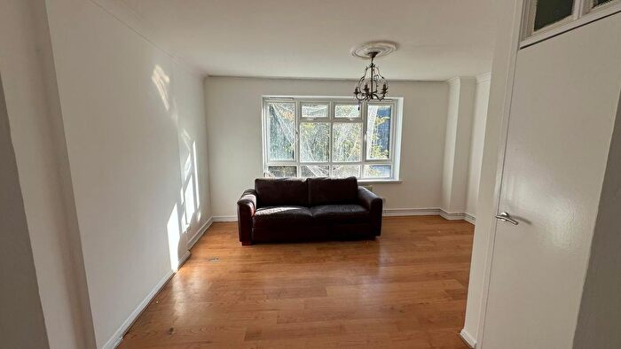 2 Bedroom Flat To Rent In Athenaeum Court, Highbury New Park, N5