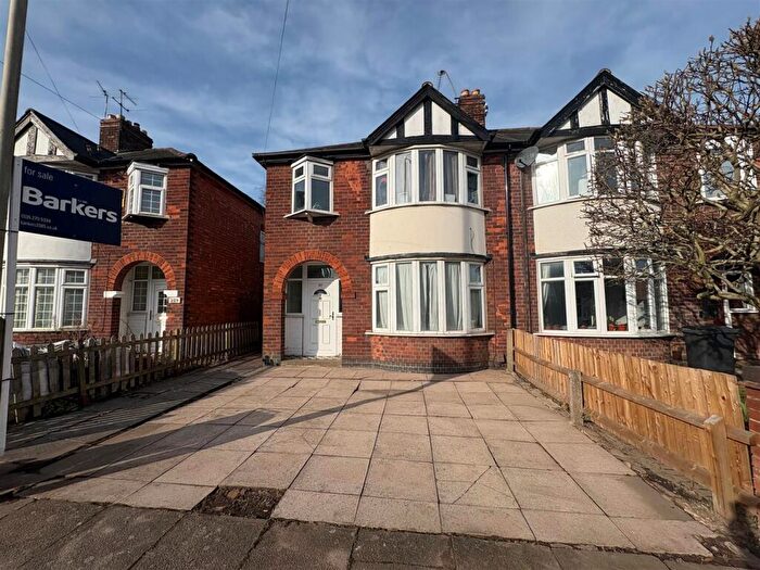 3 Bedroom Semi-Detached House For Sale In Queens Road, Leicester, LE2