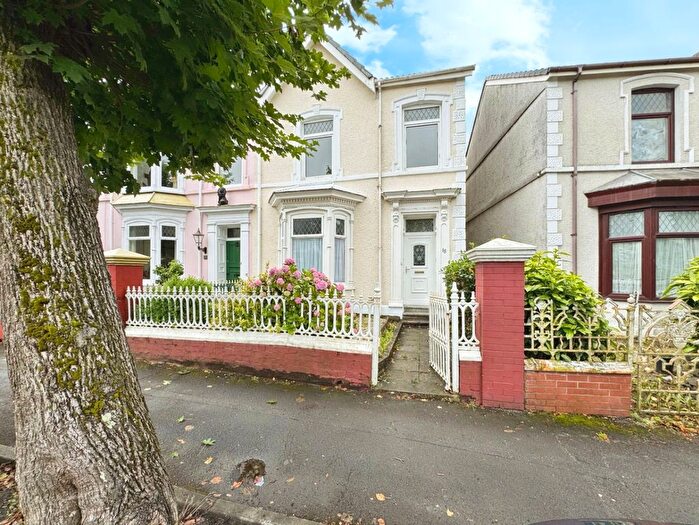 4 Bedroom Semi-Detached House For Sale In College Square, Llanelli, Carmarthenshire, SA15