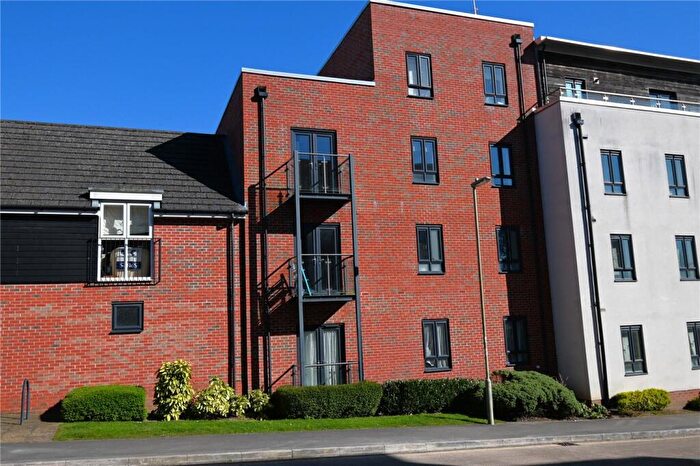 2 Bedroom Apartment For Sale In Sinclair Drive, Basingstoke, Hampshire, RG21