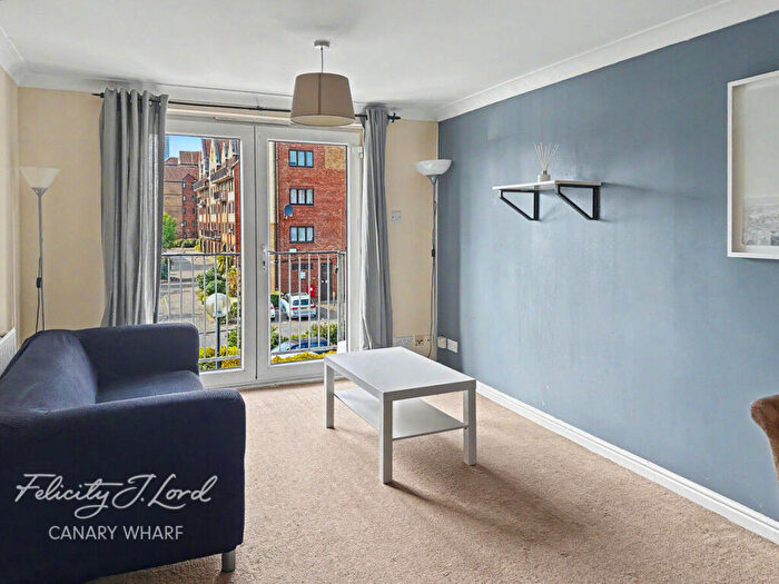 2 Bedroom Apartment To Rent In Schooner Close, London, E14