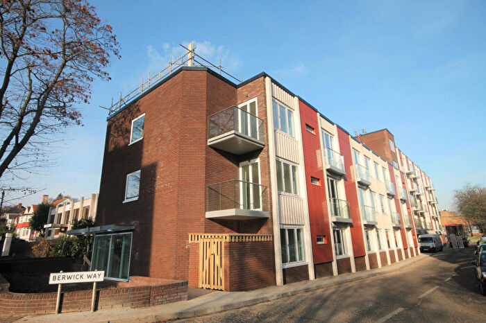 1 Bedroom Flat To Rent In Knoll Rise, Orpington, BR6