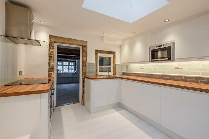 2 Bedroom Cottage For Sale In Warley Town Lane, Warley, Halifax, HX2