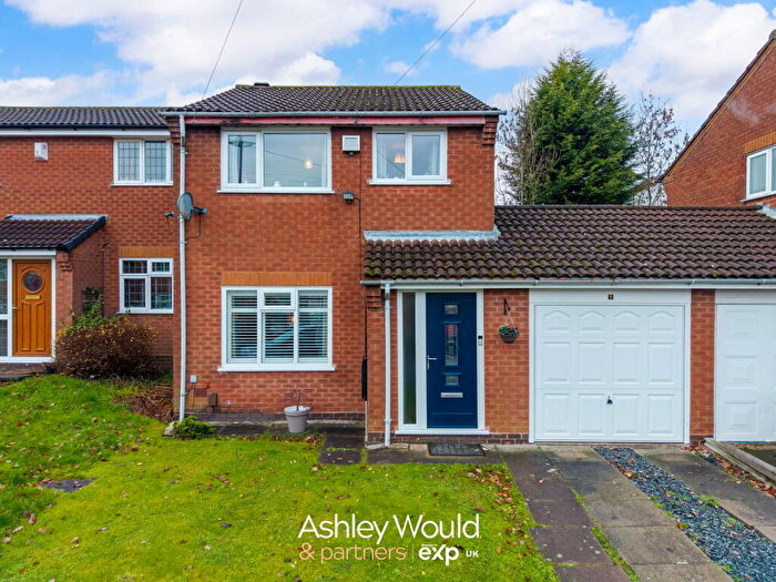 3 Bedroom Semi Detached House For Sale In Moors Croft, Birmingham, B32