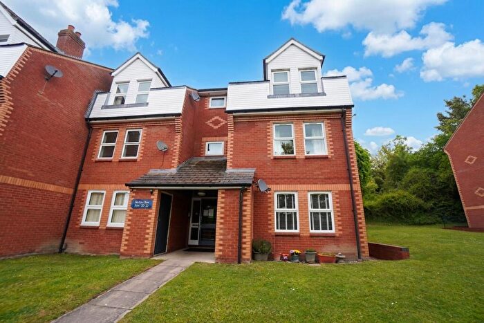 1 Bedroom Flat For Sale In West Wycombe Road, High Wycombe, HP12
