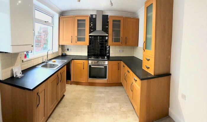 3 Bedroom House To Rent In Bay View, St. Thomas, Swansea, SA1