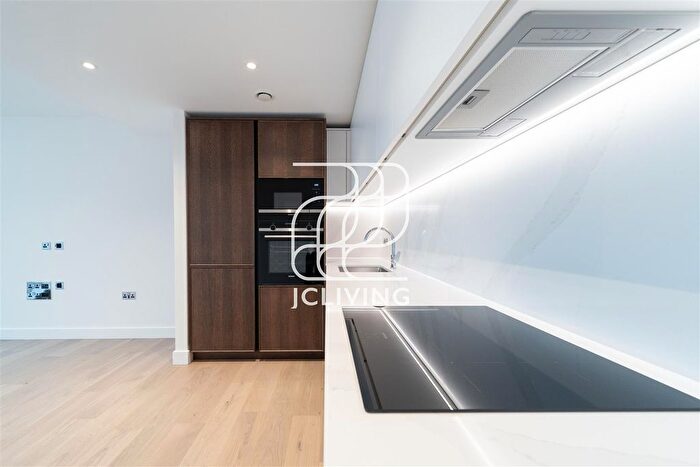 1 Bedroom Flat To Rent In Calthorpe Street, London, WC1X