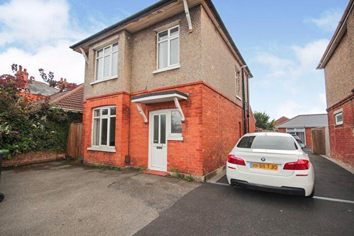 3 Bedroom Detached House To Rent In Ensbury Park, Bournemouth, BH10