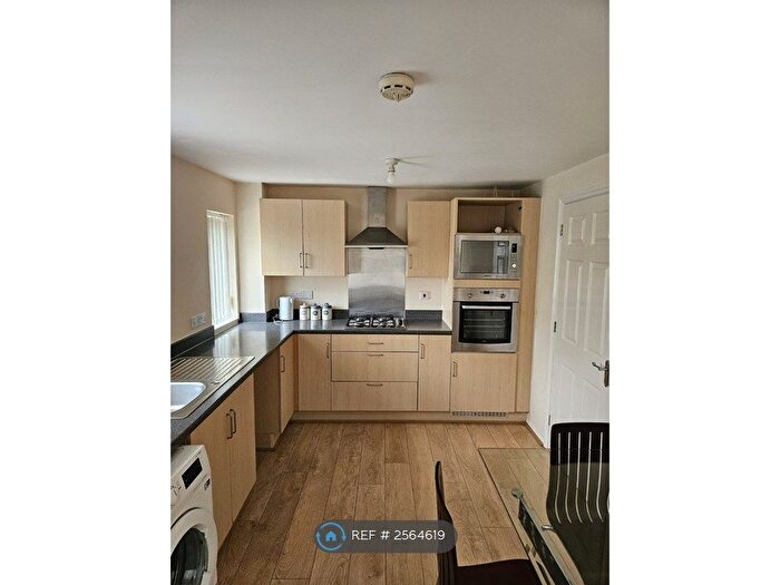 2 Bedroom Maisonette To Rent In Padside Close, Hamilton, Leicester, LE5