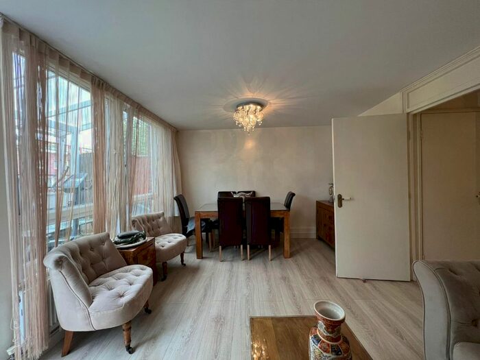 3 Bedroom Flat To Rent In Tanners End Lane, London, N18