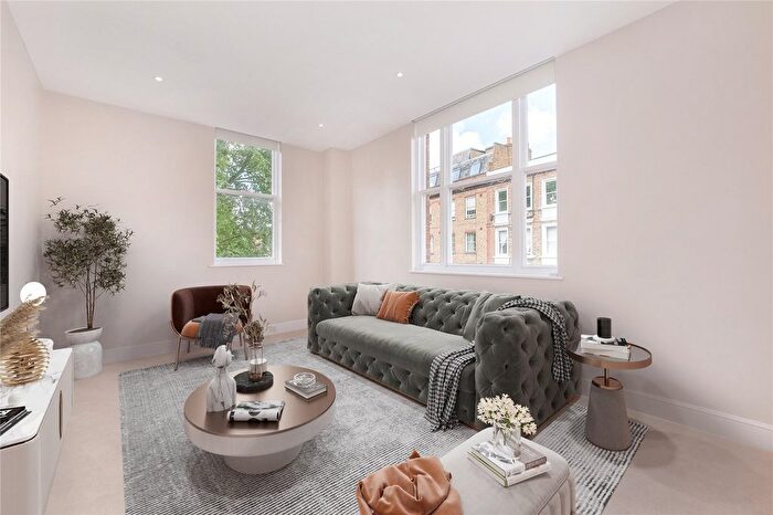 2 Bedroom Flat To Rent In Nevern Square, Earl's Court, London, SW5