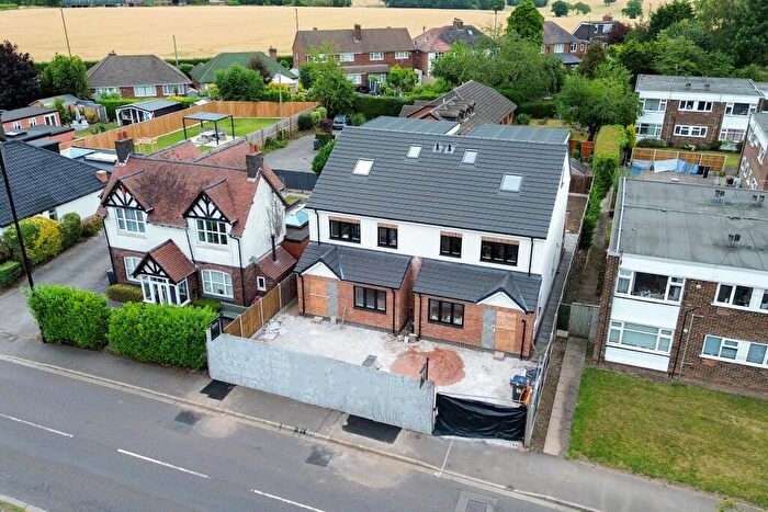 3 Bedroom Semi-Detached House To Rent In Whitehouse Common Road, Sutton Coldfield, B75