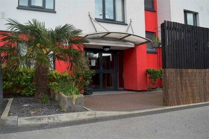 1 Bedroom Apartment To Rent In Rosehill Close, Salford, M6