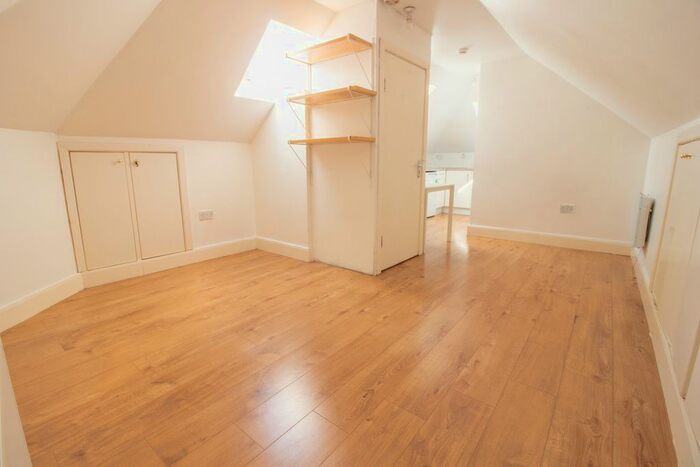 Studio To Rent In Homerton High Street, Homerton, E9