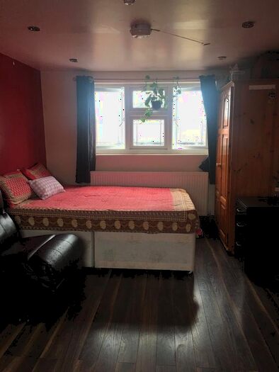 1 Bedroom Flat To Rent In Belmont Road, Ilford, IG1