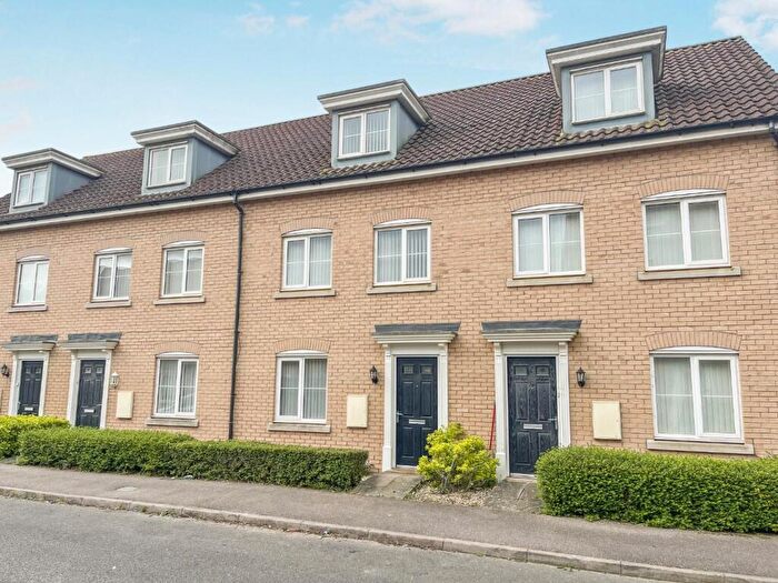 3 Bedroom Terraced House For Sale In Berberis Drive, Red Lodge, IP28