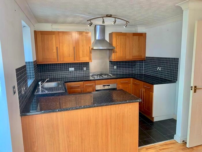 4 Bedroom Detached House For Sale In Parc Penscynnor, Cilfrew, Neath, SA10