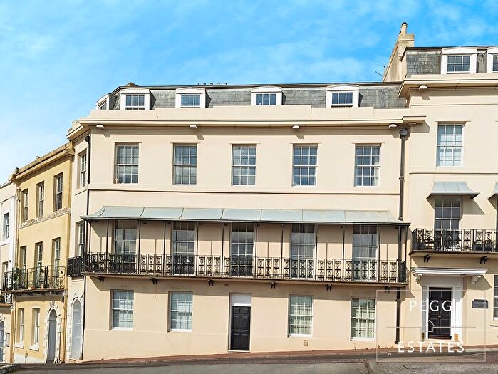 3 Bedroom Flat For Sale In Royal Marina Court, Beacon Terrace, Torquay, TQ1