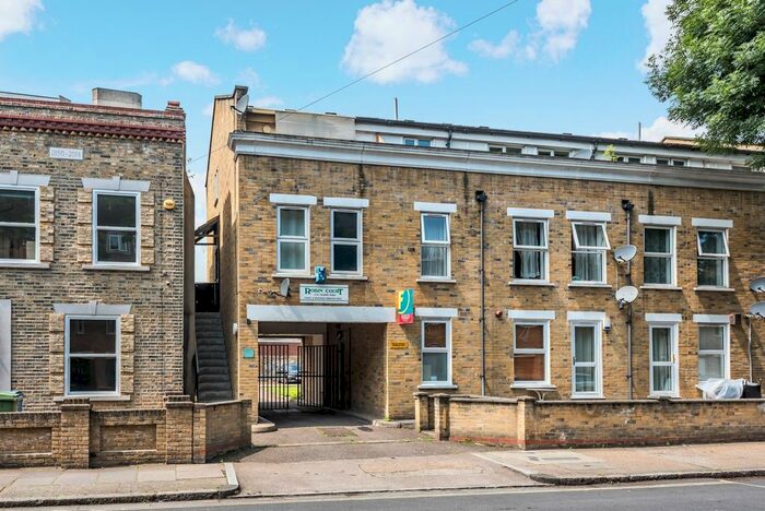 2 Bedroom Flat To Rent In Yalding Road, London, SE16