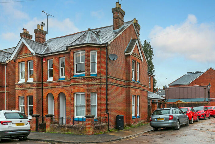 4 Bedroom Semi-Detached House To Rent In Monks Road, Winchester, SO23