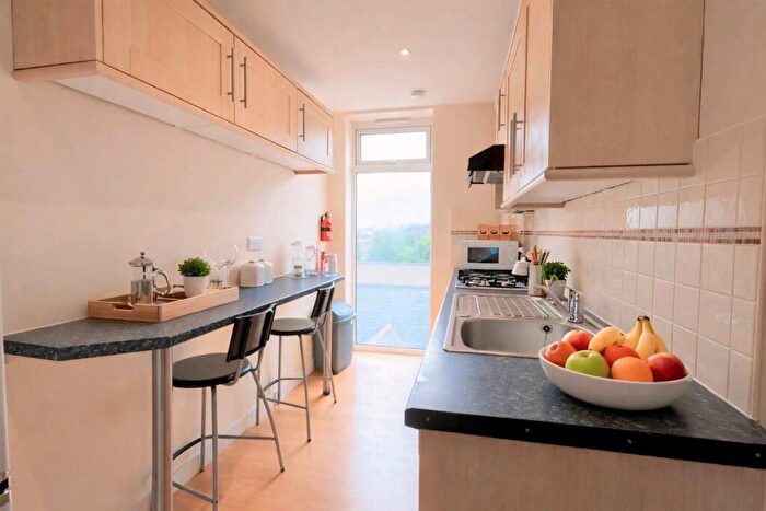 2 Bedroom Flat To Rent In Montgomery Place, Mongtomery Terrace Road, S6