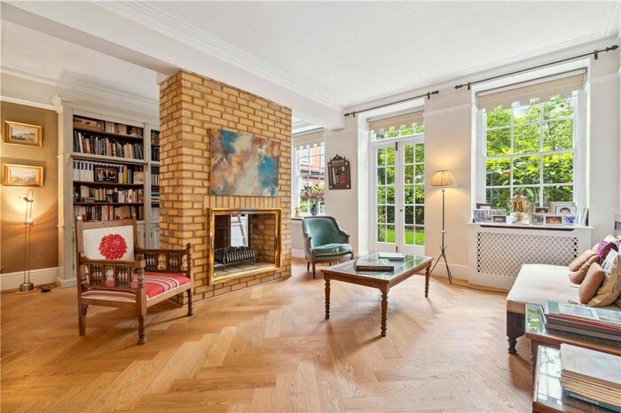 3 Bedroom Flat To Rent In Coleherne Court, London, SW5