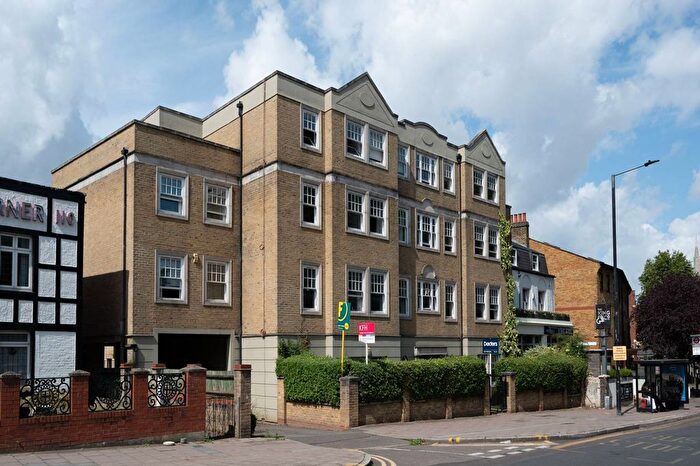 1 Bedroom Flat To Rent In Clapham Park Road, Clapham North, London, SW4