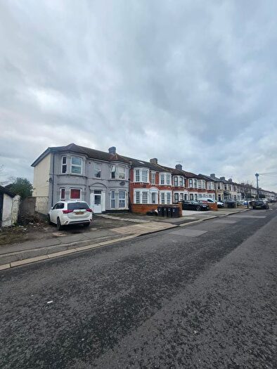 1 Bedroom Flat To Rent In Belgrave Road, Ilford, IG1