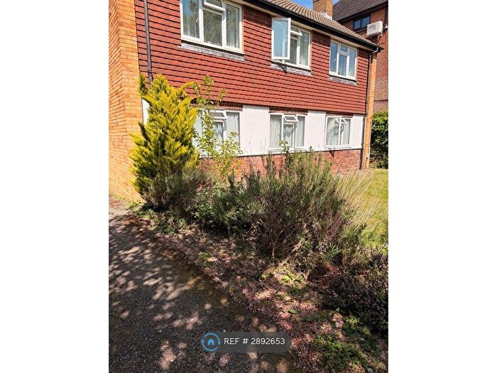 2 Bedroom Maisonette To Rent In Coombe Court, Sutton, SM2
