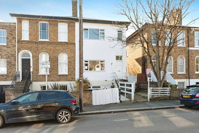 2 Bedroom Semi-Detached House To Rent In East Avenue, Walthamstow Village, London, E17