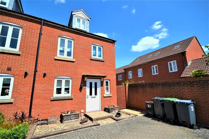 3 Bedroom Terraced House To Rent In Coppers Road, Devizes, SN10
