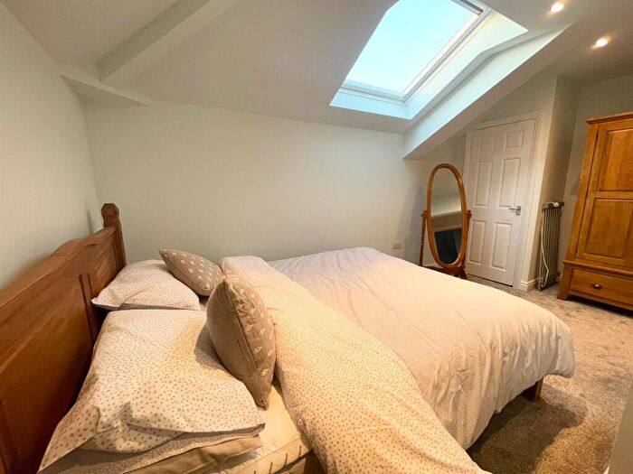3 Bedroom Terraced House For Sale In Railway Street, Hornsea, HU18