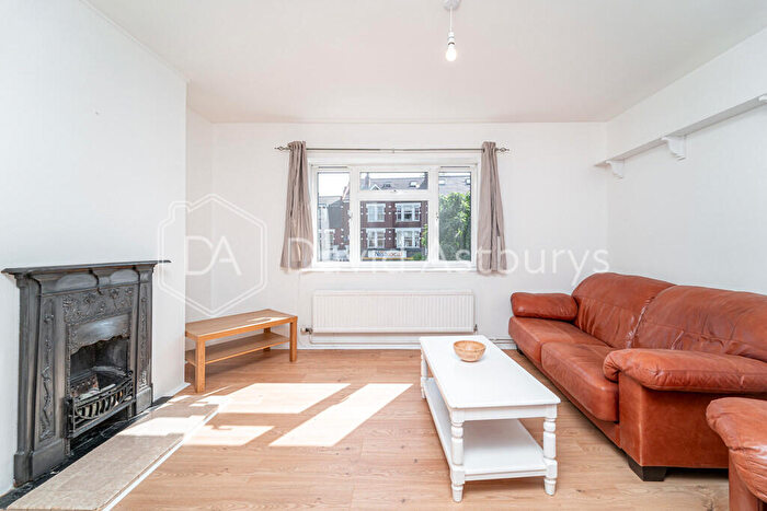 2 Bedroom Flat To Rent In Park Road, Crouch End, London, N8